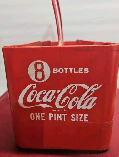 VINTAGE COCA-COLA 8 BOTTLES ONE PINT RED WHITE HARD PLASTIC CARRIER CADDY - Picture 3 of 8