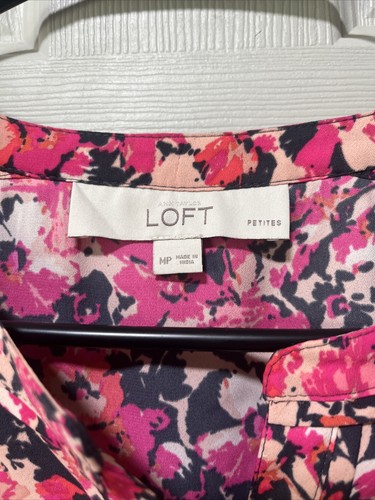 LOFT Women’s Floral 1/2 button Blouse Top Sz Med Petite MP - Picture 2 of 5