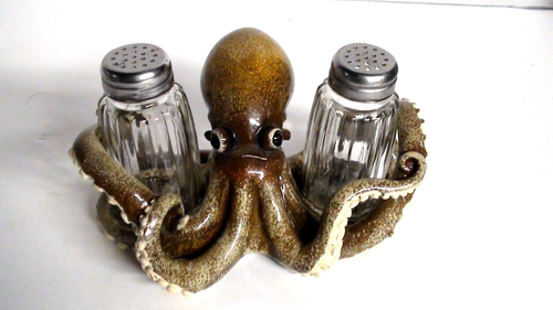 COMFY HOUR WESTERN RETRO STONE/RESIN OCTOPUS SALT & PEPPER CADY WITH SHAKERS - Picture 4 of 11