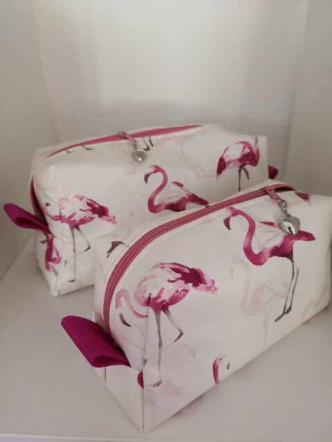 Schmink-/Kosmetik-Taschen-Set - 2tlg. *Design: Flamingos Rosa/Pink Neu Schmink-/Kosmetik-Taschen-Set - 2tlg. *Design: Flamingos Rosa/Pink Neu