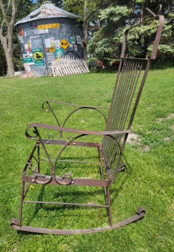 Vintage Wrought Iron Outdoor Patio/Porch Rocker Rocking Arm Chair - Picture 11 of 13