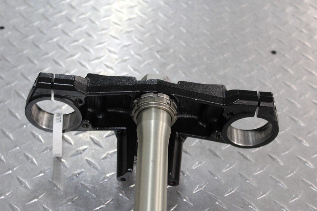  2010年オーナメント 2010 KAWASAKI NINJA ZX14 ZX1400 FRONT FORKS CLAMP TRIPLE TREE STEM