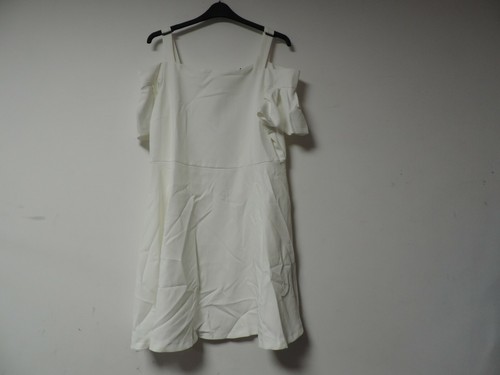 Closet London Plus Cold Shoulder Skater Dress White Size UK 22 NH003 BB 13 - Picture 3 of 3