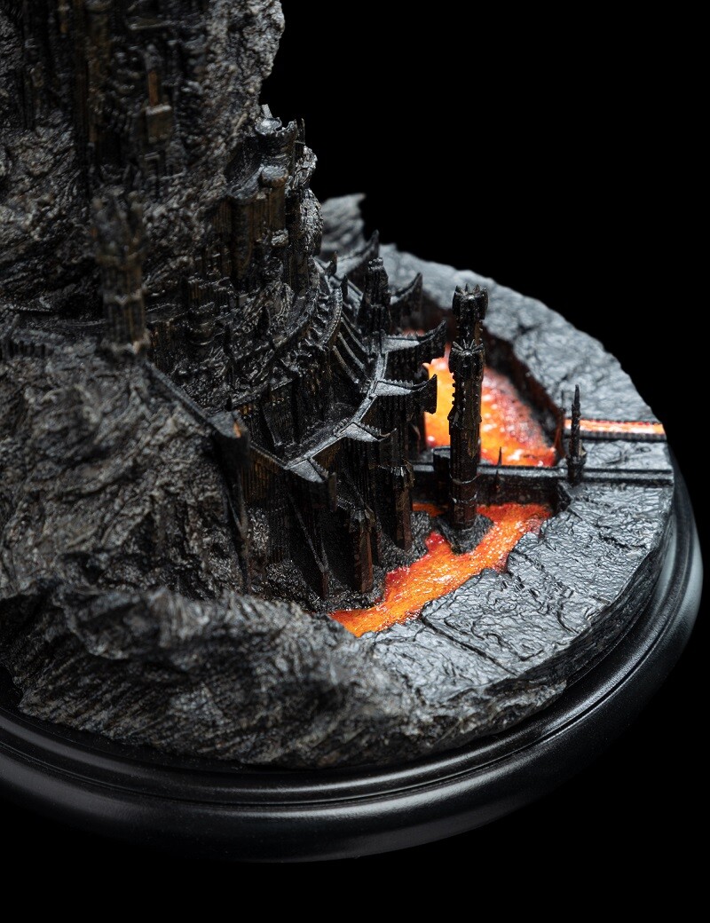 WETA TOWER OF BARAD DÛR Polystone Figure Limited Model Collectible
