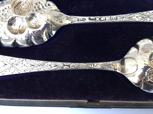 Pair of George III, 1767 London Sterling Berry Spoons with 19th c Original Box - Picture 14 of 21