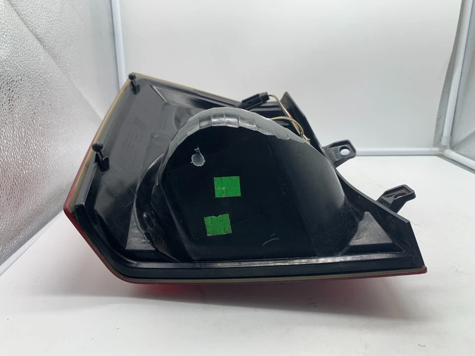 Luz trasera lateral para pasajeros Dodge Caliber 2007 OEM A03B07001 Foto 4 de 4