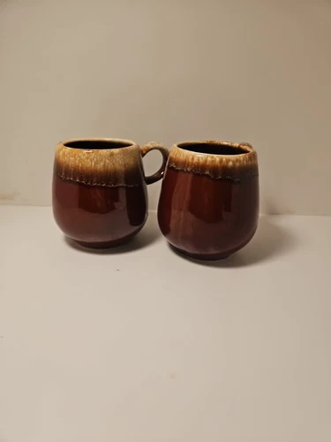 Vtg Pair of McCoy #7025 Drip Glaze 10 oz Mugs
