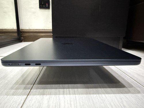 Apple MacBook Air 13.6” Retina 2022 2TB SSD 16GB Ram 8C CPU 10C GPU M2 Midnight - Afbeelding 13 van 16
