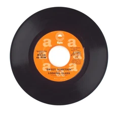 Looking Glass - Sweet Somethin'; Who's Gonna Sing My Rock 'N' Roll Song - 45 RPM