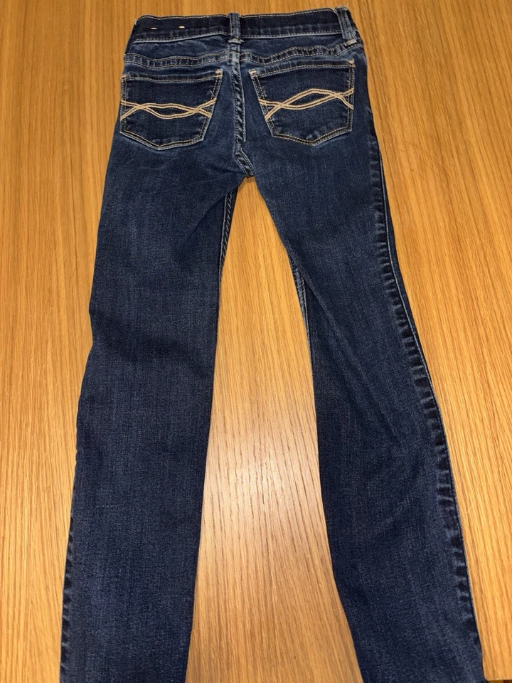 Lil Remix Outfit: Retro Disney Sweatshirt & Slim fit Abercrombie Jean - Image 4 of 4