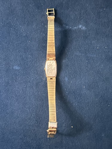 Reloj de cuarzo Seiko para mujer 2E20-5139 tono dorado pulsera caja esfera - Imagen 4 de 4
