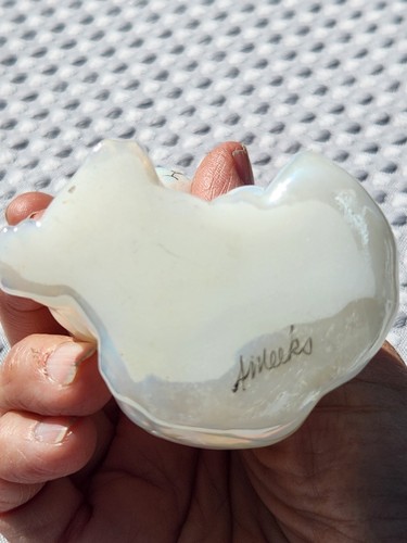 Fenton Cat Figurine May Birthstone Art Glass Iridescent White Signed by Artist - Picture 10 of 13