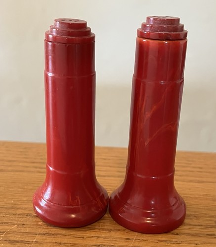 Vintage Red Bakelite Salt And Pepper Shakers - Picture 2 of 6