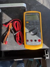 Fluke 87V True RMS Digital Multimeter with Test Leads