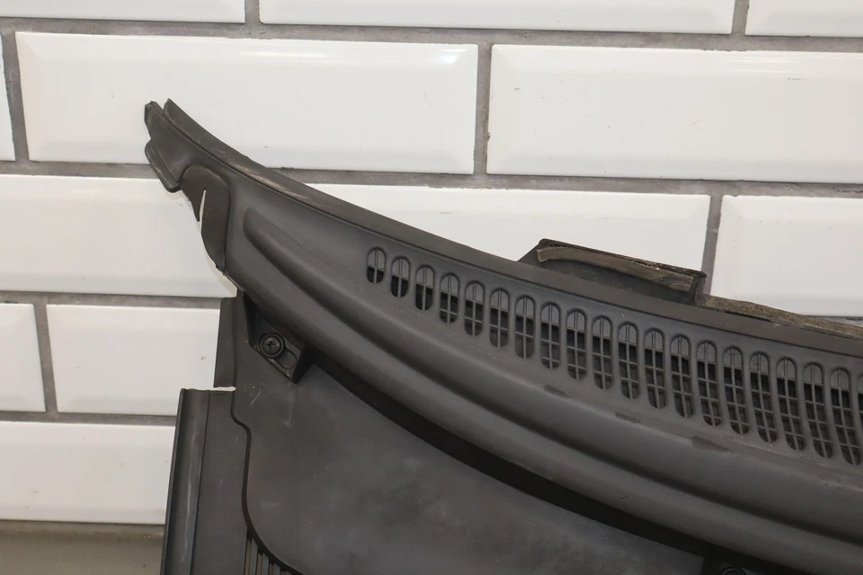 Pontiac GTO 2005 panel de ventilación capó parabrisas negro *Sun Fade* Foto 2 de 4