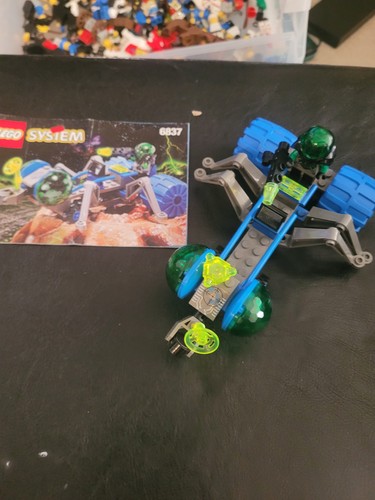 LEGO 6837 Insectoids - Cosmic Creeper - 1998 Complete ALL PIECES w/ Manual - Picture 1 of 6