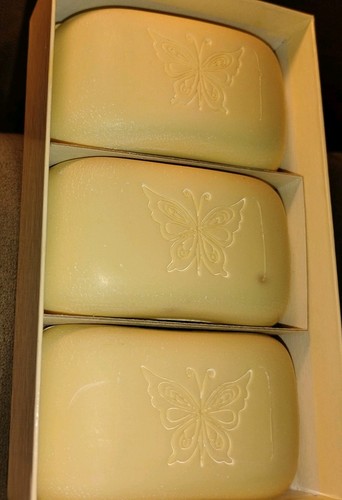 Vntg Merville Cold Cream Soap "Spice" Creamy Lather French Process Boxed 3 Bars - Picture 2 of 3
