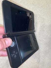 Nintendo 3DS XL Handheld System Red w/4 Games and Charger