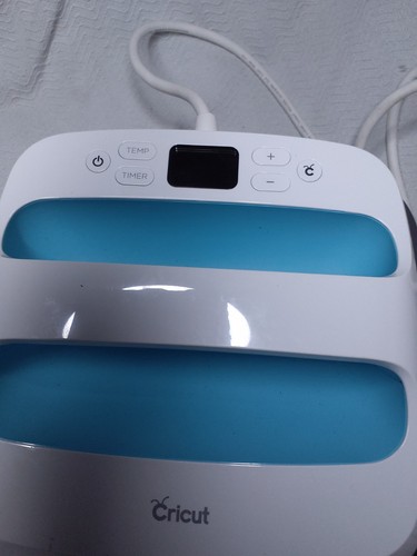Cricut Easy Press 3 9"x9" Smart Heat Press Excellent Condition - Picture 3 of 5