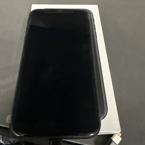 total wireless Iphone11 Open Box New !! - Picture 1 of 4