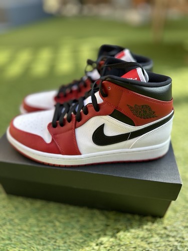 Nike Air Jordan 1 Mid Chicago 2020 Size 11 New with Box White Toe - Picture 4 of 7