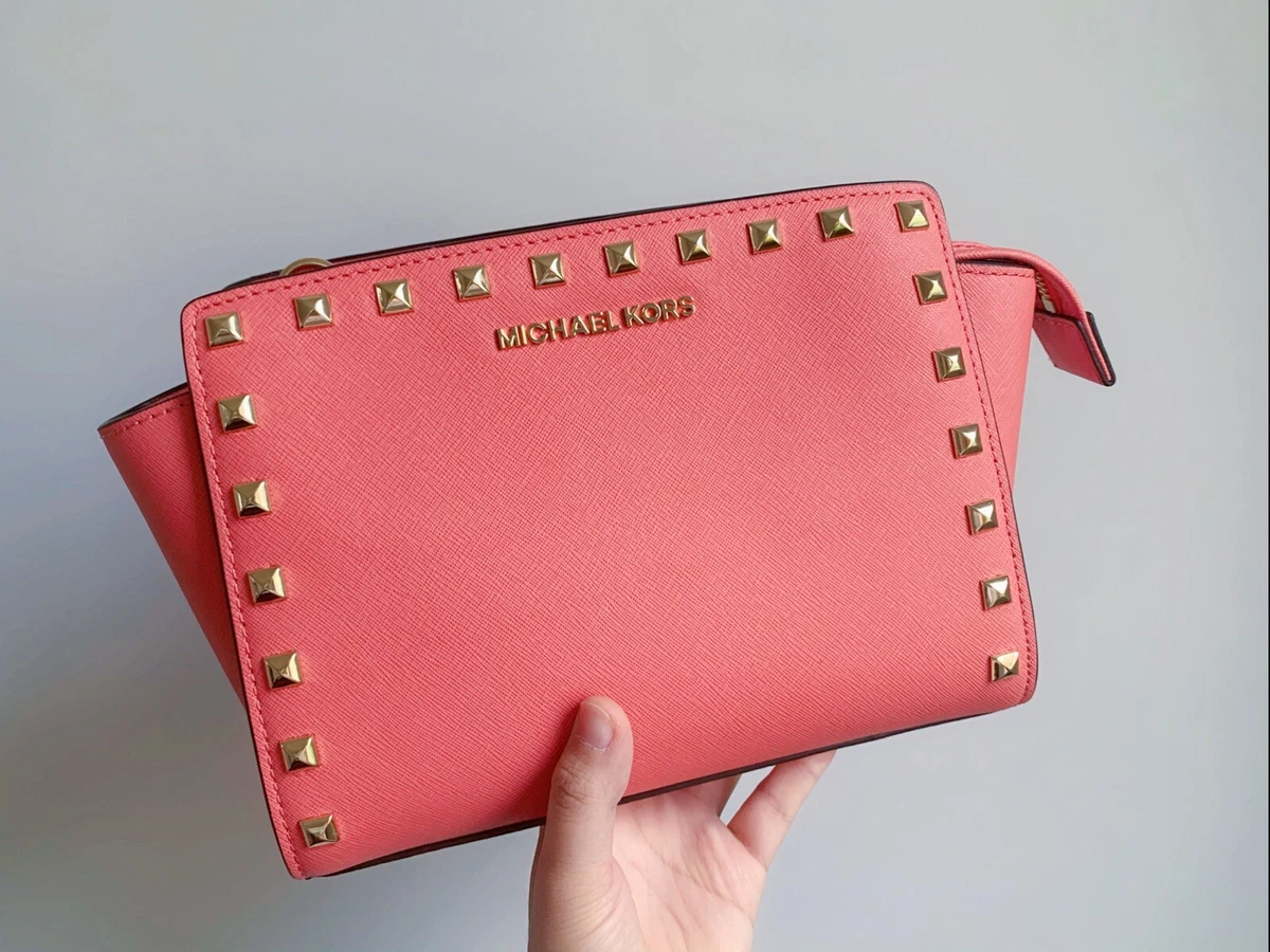 Michael Kors Selma Studded Medium Messenger - Pink