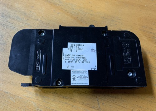 EATON CF1-H3DU-W 30AMP 125DC 2TD CIRCUIT BREAKER  - Picture 1 of 4