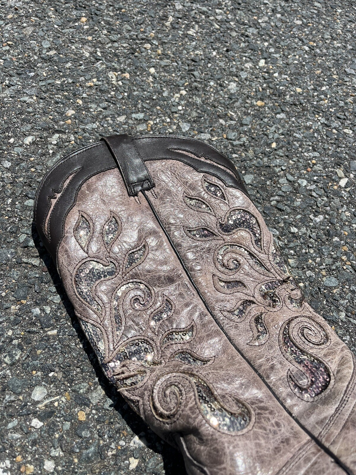 Picture 5 of 24