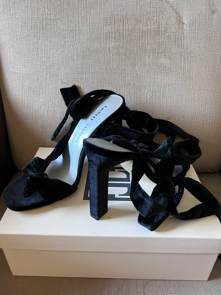 Tacones chinos de terciopelo negro con correa para el tobillo talla 10 nuevos Foto 3 de 4