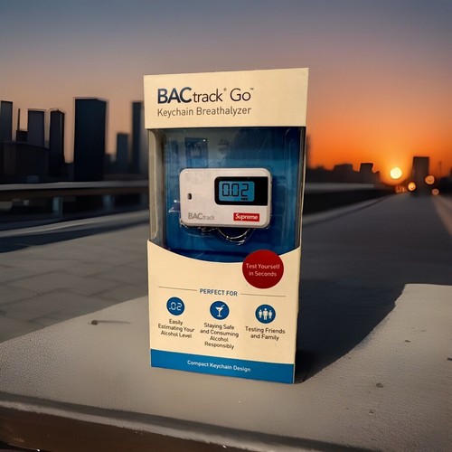 Supreme BACtrack Go Keychain White Breathalyzer SS18 Authentic - Picture 1 of 1