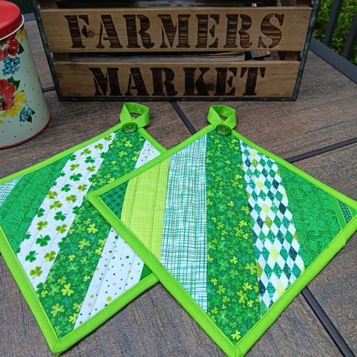 POTHOLDER HOT PAD SET HANDMADE QUILTED ST. PATRICK'S IRISH  (2) W/ HANGING LOOPS - Picture 2 of 6