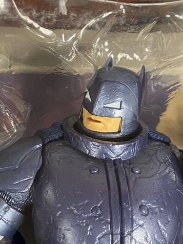 DC MCFARLANE SUPERMAN & ARMORED BATMAN / BLUE BEETLE & BOOSTER GOLD SEALED! - Picture 12 of 17
