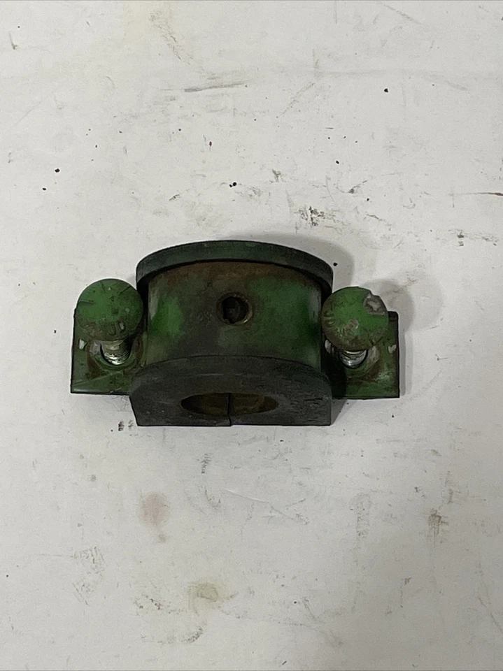 1972 John Deere 400  Snowmobile: STEERING STEM BUSHING OEM With Bolts - Imagem 4 de 4