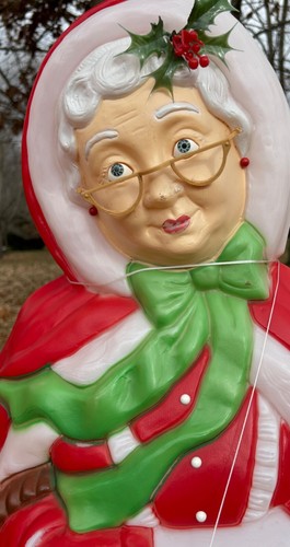 Replacement Buttons & Earrings Blow Mold l Mrs Claus Santa’s Best General Foam - Picture 2 of 2