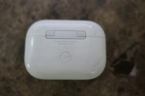 Apple AirPods Pro 2nd Generation Charging Case Replacement ONLY A2700 - Picture 2 of 3