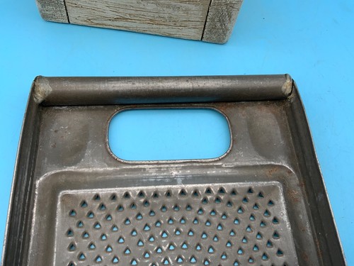 Vintage Large Tin Grater/Shredder w/Handle, Primitive Kitchen Utensil Decor - Picture 3 of 7
