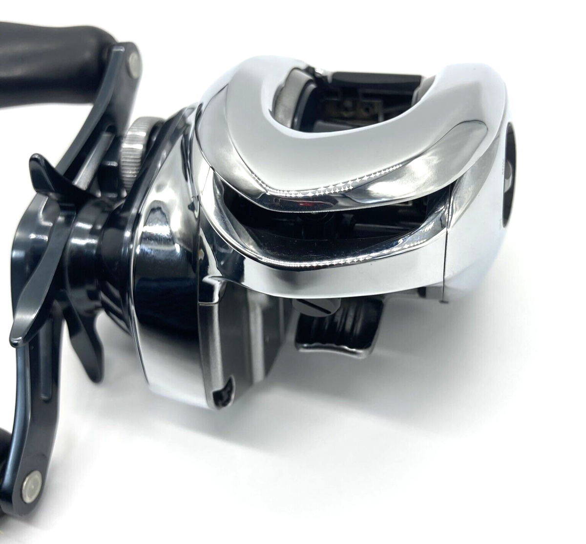 Shimano 19 ANTARES HG Right Handed Baitcasting Reel w/Box Shimano 19 ANTARES HG Right Handed Baitcasting Reel w/Box