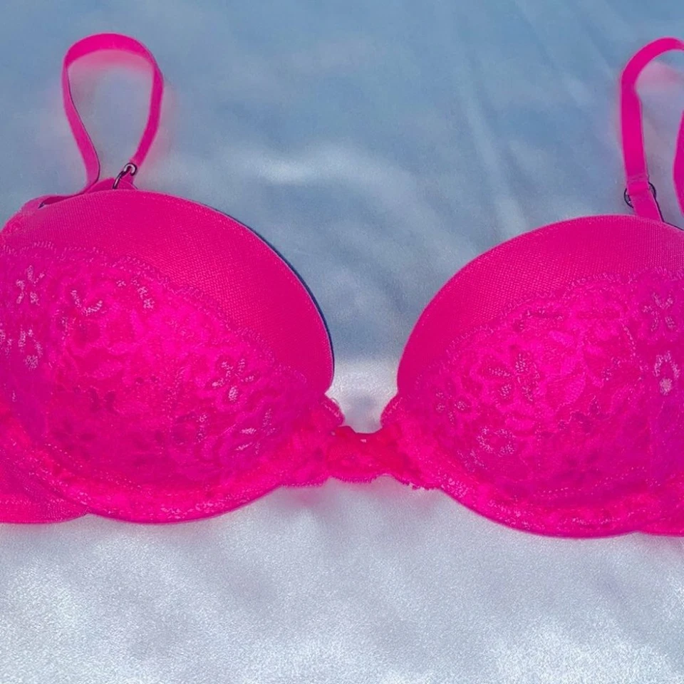 Hilly Hicks Lace Very Sexy 32A Pink Bra - Image 4 of 4