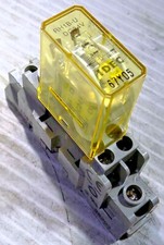 IDEC RH1B RH2B-U 57706 68505 67Y05 68324 53804-A1 RELAY with SH1B SH2B-05C BASE