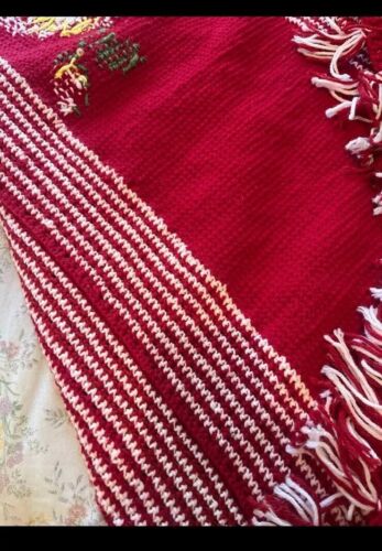 vintage christmas cranberry Red crochet blanket queen size floral country READ - Picture 10 of 11