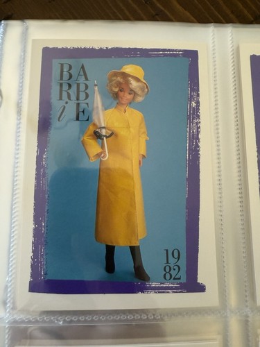 Mattel Vintage Barbie Trading Cards 1990 1° Ed. 1959-1990 come nuove in raccoglitore 310 carte - Foto 11 di 24