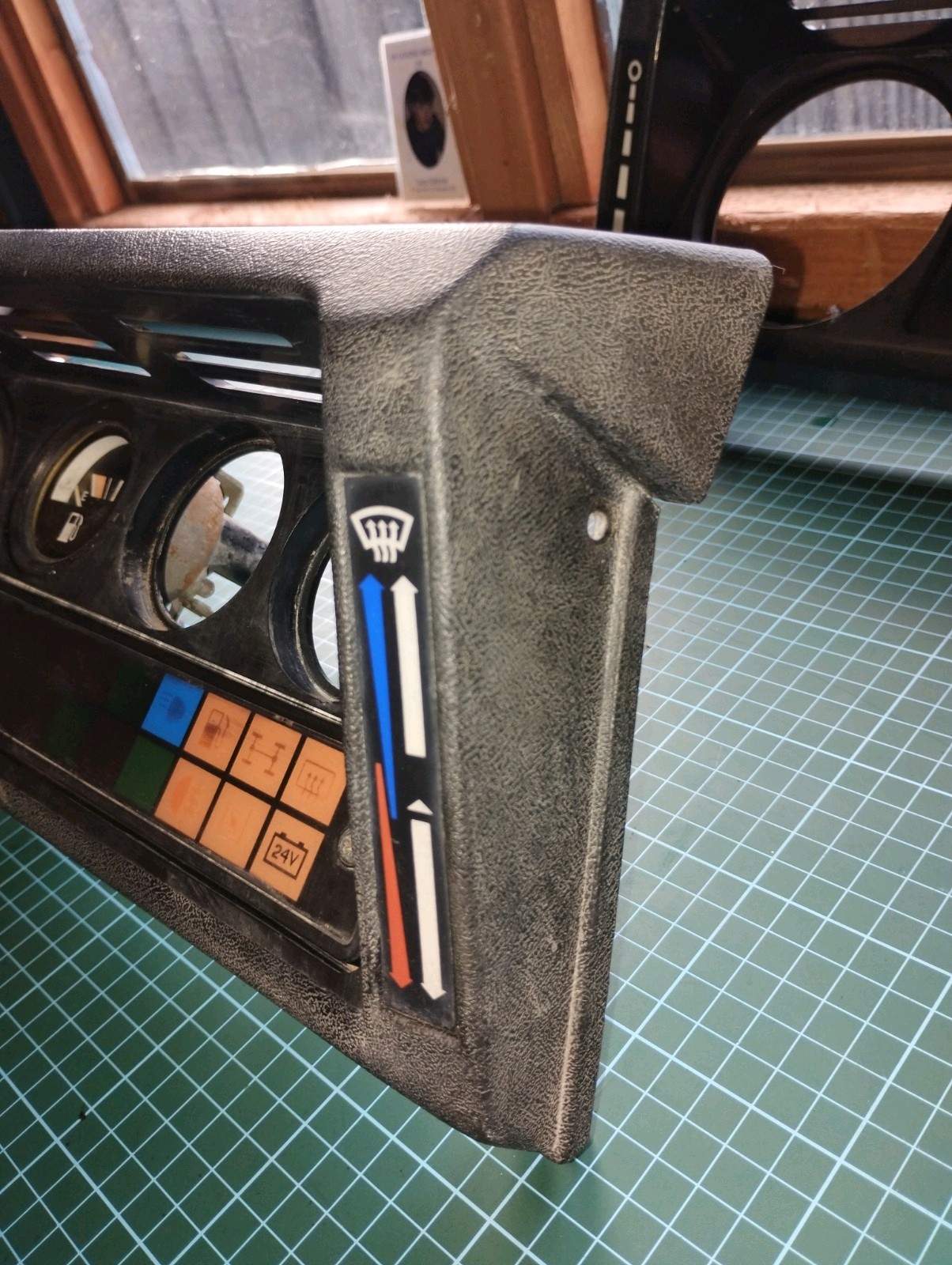 Picture 4 of 5