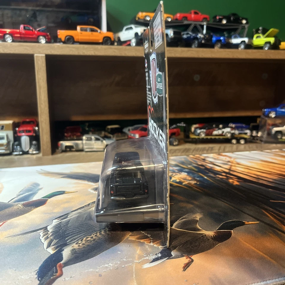 Camioneta pickup 1/64 M2 Machines Auto-Drivers Hooker 1958 GMC 100 Stepside negra Foto 2 de 4