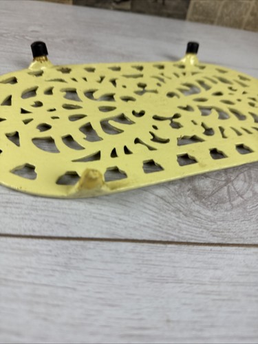 Vintage French Kitchen Ornate Yellow Oval Shape Enamel Trivet or Pan Stand - Picture 4 of 6