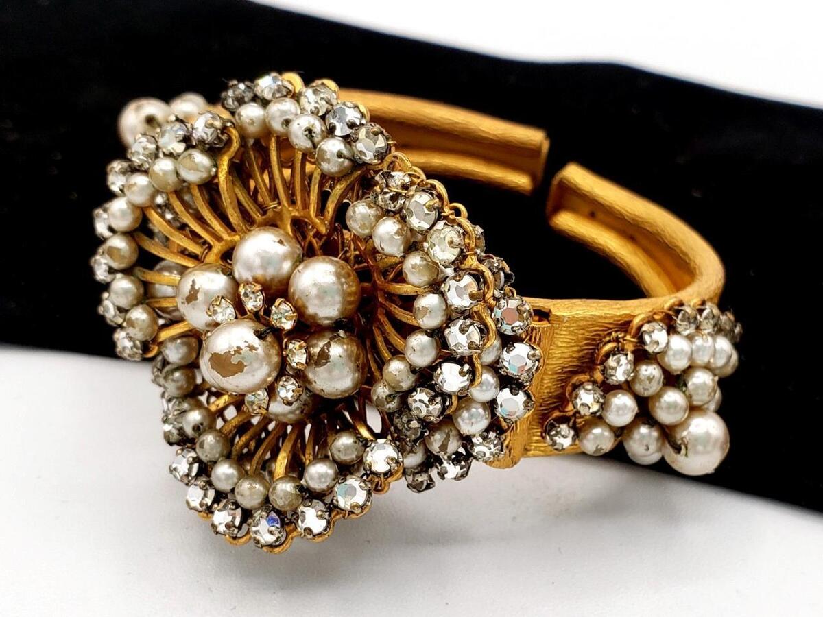 Vtg MIRIAM HASKELL Signed Faux Pearl & Rhinestone Floral