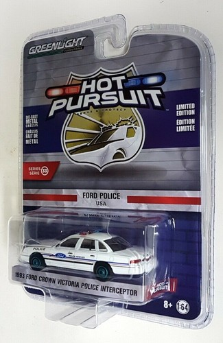 Greenlight 1/64 Scale 1993 Ford Crown Victoria Police Interceptor Green Chase - Picture 3 of 4
