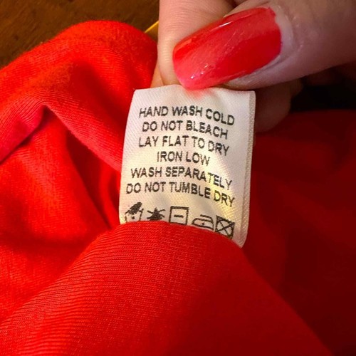 Superdown nuovo con etichetta taglia large Erica deep V jersey maxi rosso maxi, gamba lunga spaccata - Foto 11 di 15