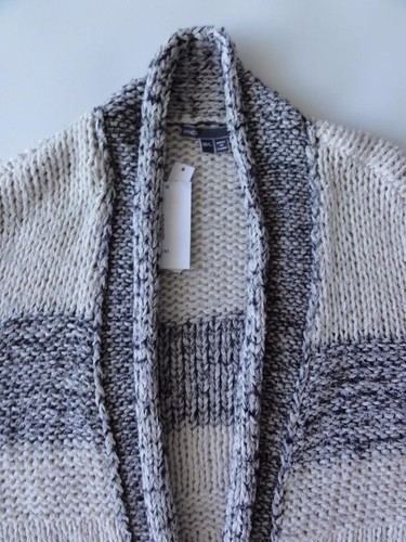 CÁRDIGAN ABIERTO VINCE MANGA 3/4 TEJIDO TEXTURIZADO, rayas HSO, talla M/L, precio de venta sugerido por el fabricante $425 - Imagen 2 de 6