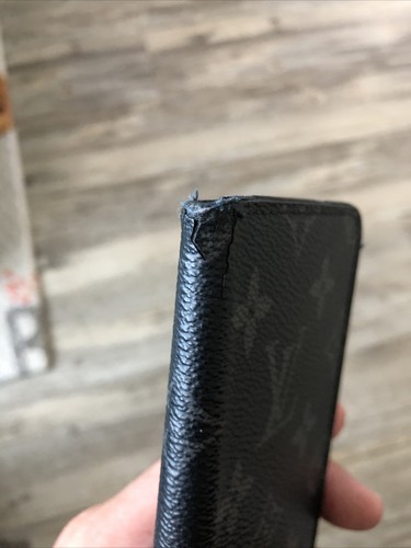 Authentic Louis Vuitton Monogram Phone Folio Case iPhone 7 Plus iPhone 8 Plus - Picture 6 of 6