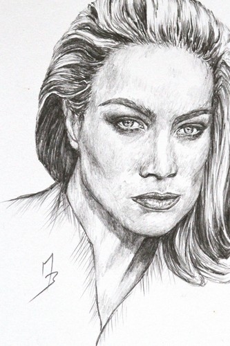 Pin Up Original Photorealistic Female Pencil Portrait In Paper - Picture 2 of 3